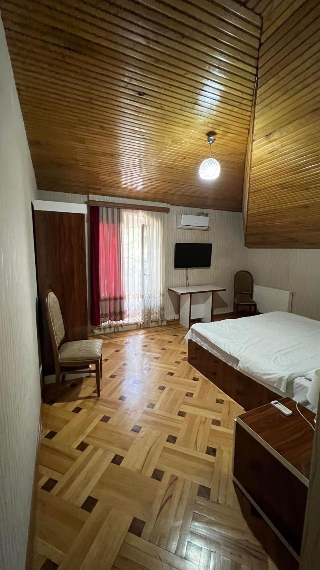 Hotel Marco Polo à Koutaïssi Extérieur photo